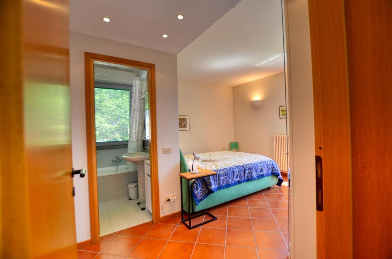 2-Bedroom Lakeview Apartment Bella Gaeta San Siro  Eksteriør billede